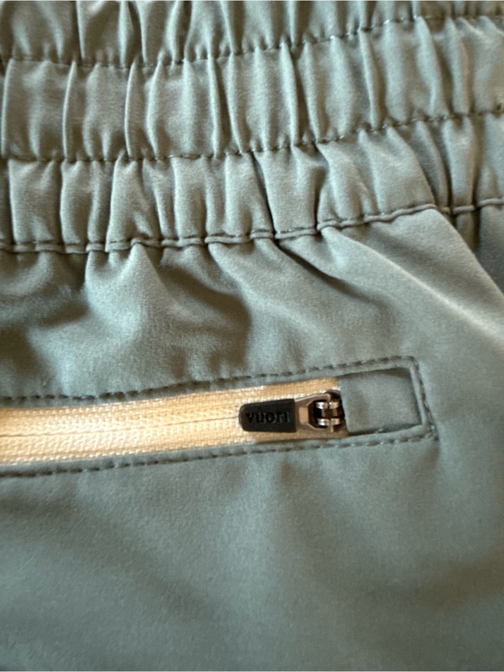 Vuori Clementine 2.0 Shorts Sage Green Athletic Drawstring 2-2.5” inseam - Picture 6 of 7